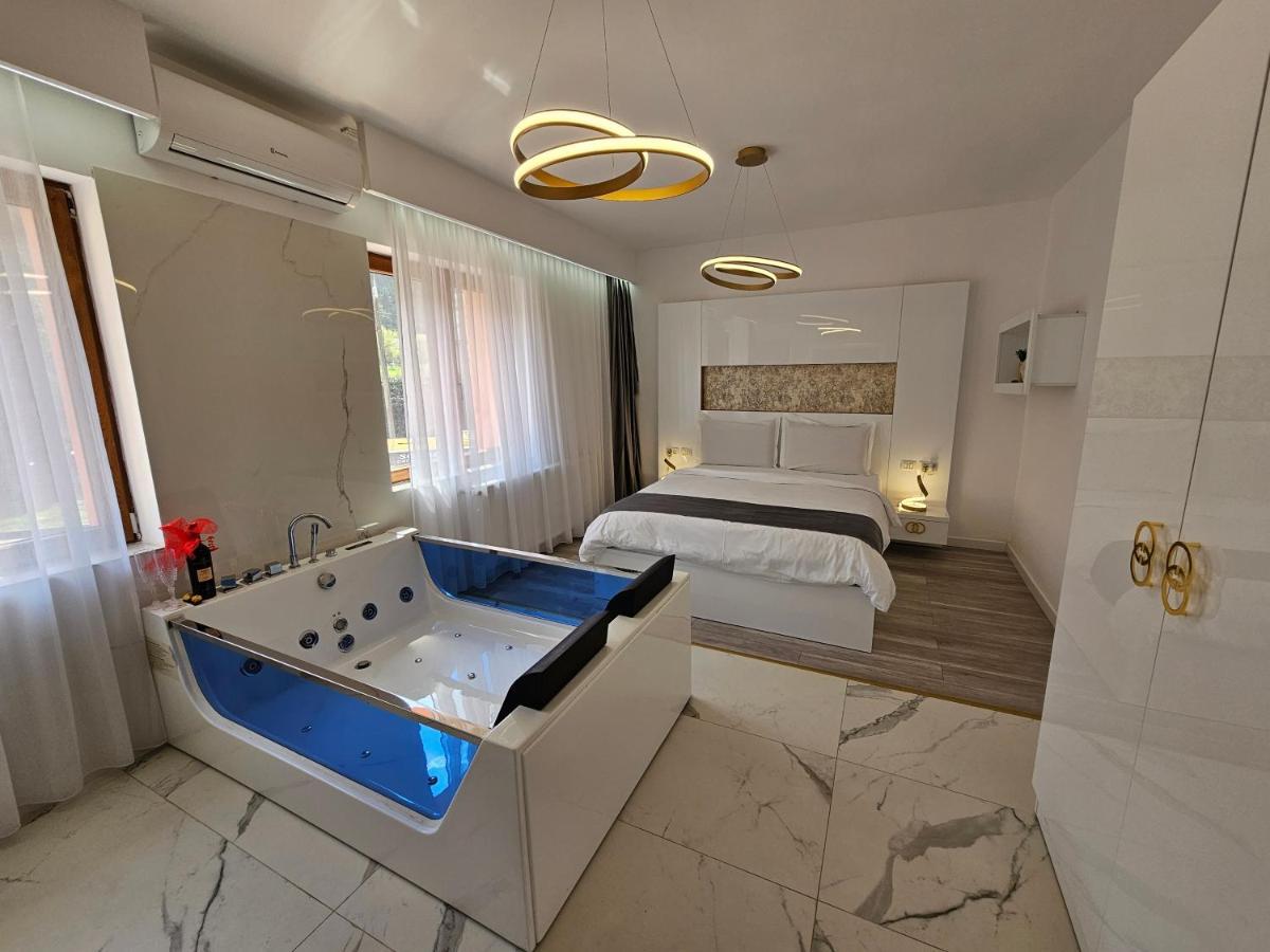 Bed and Breakfast Colt De Rai Resita Exterior foto