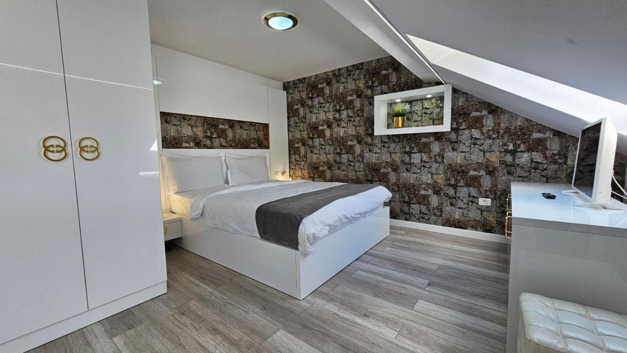 Bed and Breakfast Colt De Rai Resita Exterior foto