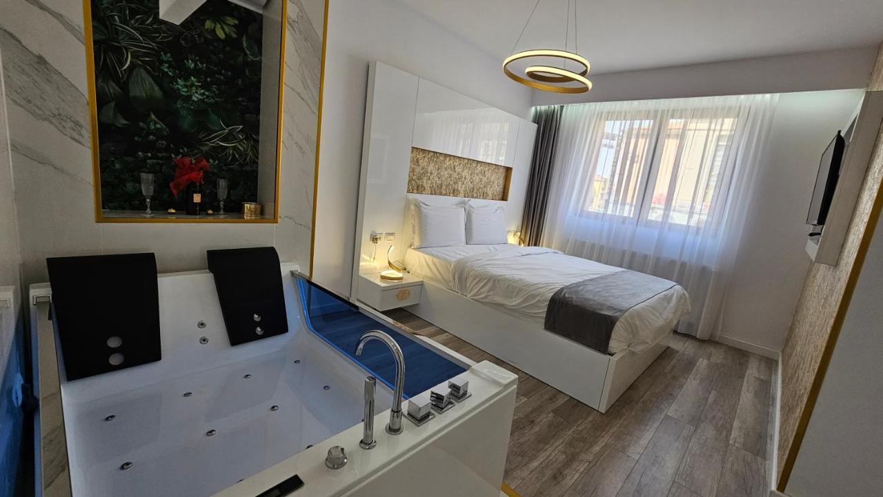 Bed and Breakfast Colt De Rai Resita Exterior foto